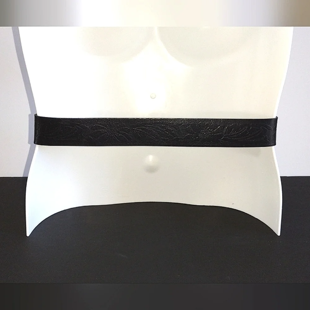 HipWear Black Embossed Italian Leather Belt Silver Glitter Oval Buckle